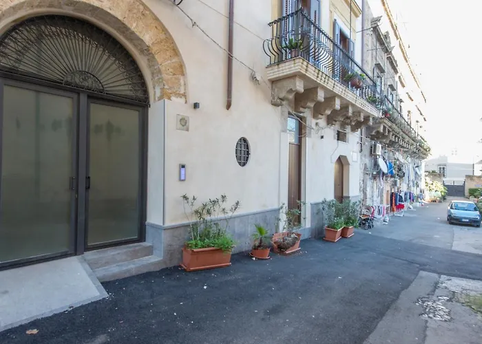 Conte Federico Apartments